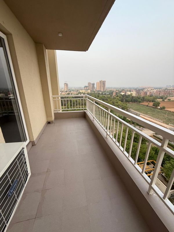 5 BHK for rent in Sohna Sector 35, Gurugram — semi-furnished — 1425 sq.ft — Silverglades The Melia