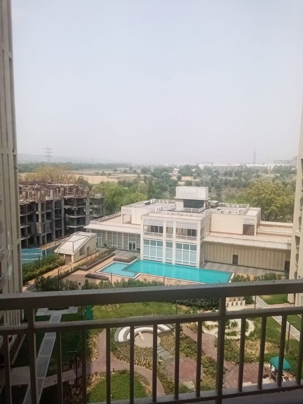 5 BHK for rent in Sohna Sector 35, Gurugram — semi-furnished — 1422 sq.ft — Silverglades The Melia