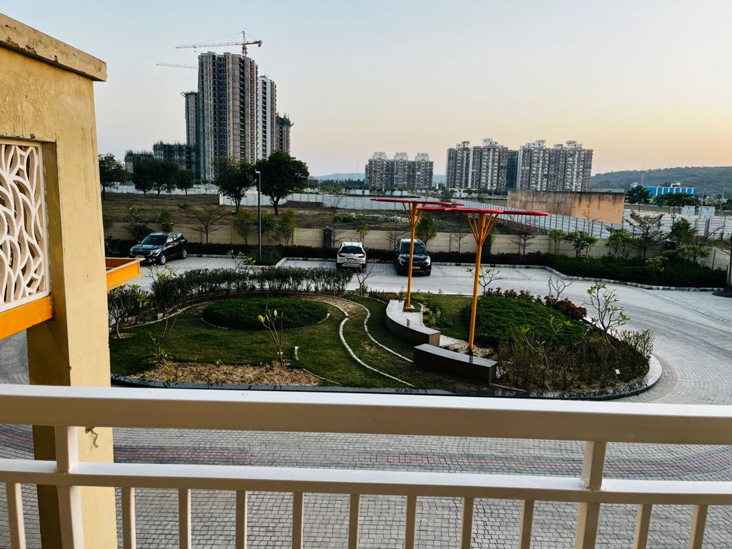 5 BHK for rent in Sohna Sector 35, Gurugram — semi-furnished — 1425 sq.ft — Silverglades The Melia