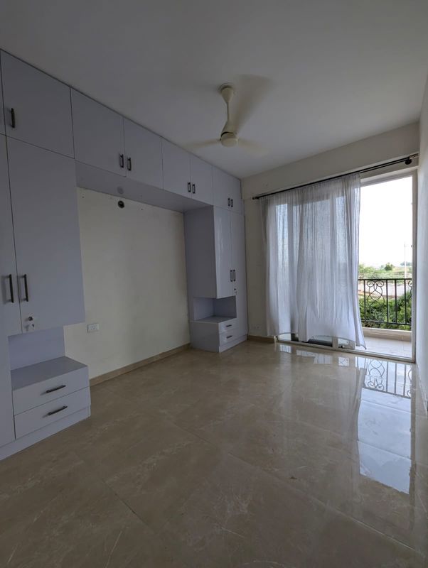 5 BHK for rent in Sohna Sector 36, Gurugram — semi-furnished — 1210 sq.ft — Signature Global Park
