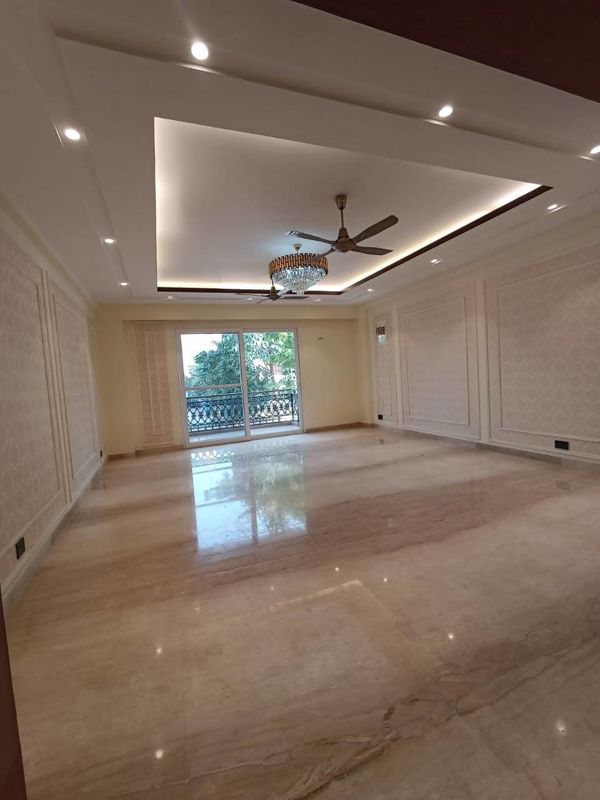 5 BHK for rent in South City 2, Gurugram — semi-furnished — 675 sq.ft