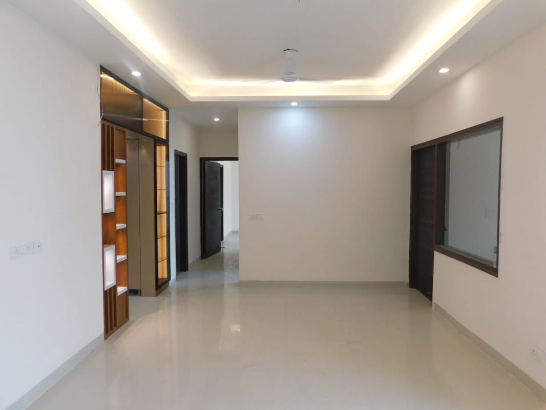 5 BHK for rent in Sushant Lok I, Gurugram — semi-furnished — 215 sq.ft — Ansal Sushant Flat