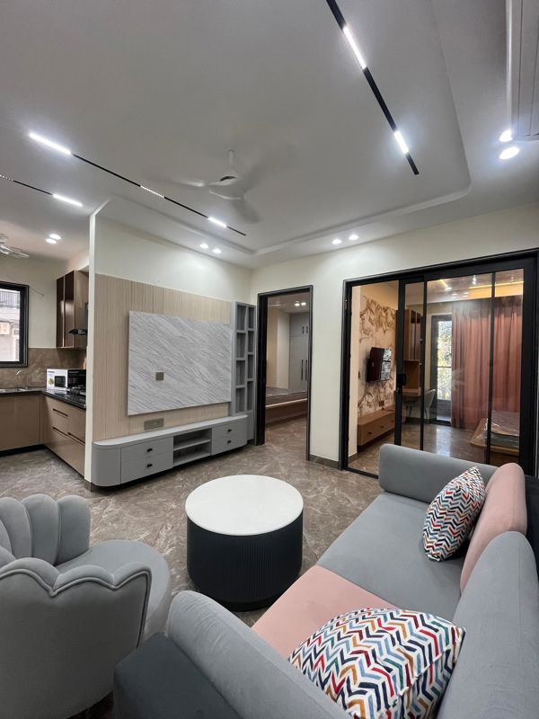 5 BHK for rent in Sushant Lok ii, Gurugram — furnished — 215 sq.ft