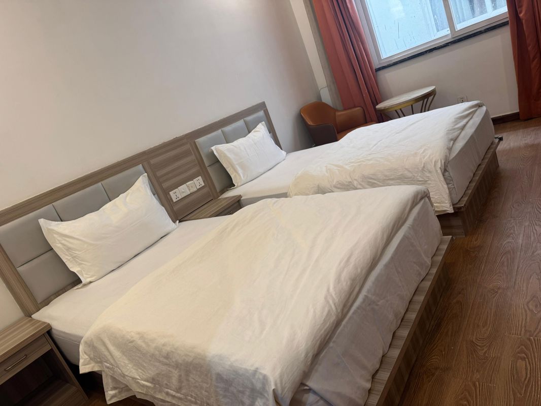 Flat for rent in Dlf Phase I, Gurugram — furnished — 1000 sq.ft — Lohmod House CO-Living pg