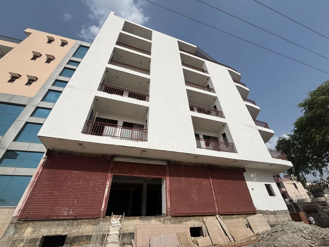 Flat for rent in Fazilpur Jharsa, Gurugram — semi-furnished — 3500 sq.ft