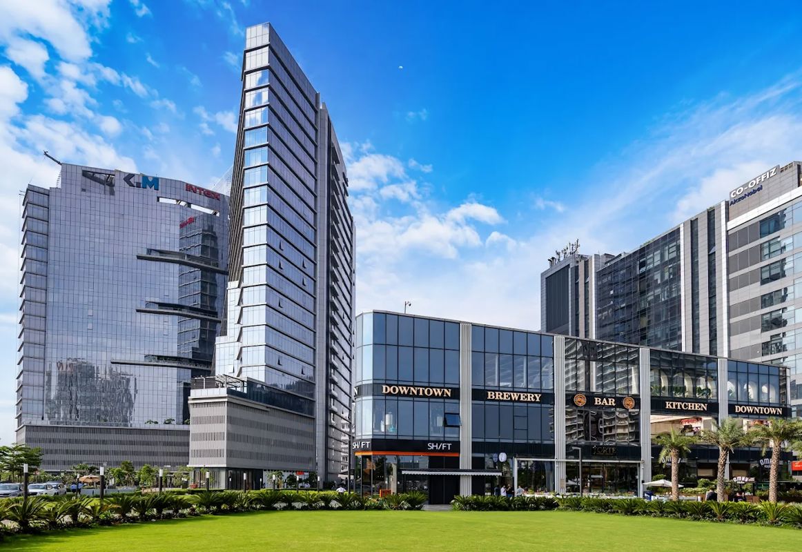 Flat for rent in Golf Course Extension, Gurugram — unfurnished — 2000 sq.ft