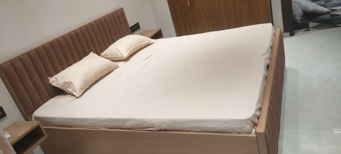 Flat for rent in Medi City, Gurugram — furnished — 300 sq.ft — Arshiv Home Stayz