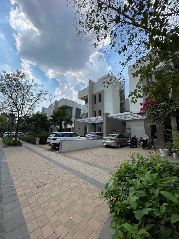 6 BHK for rent in Sector 109, Gurugram — semi-furnished — 4500 sq.ft — Sobha International City Presidential Villa