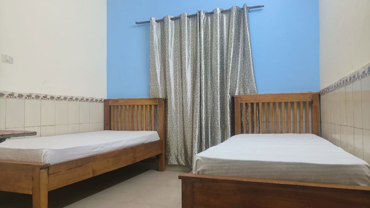 Flat for rent in Sector 12, Gurugram — furnished — 150 sq.ft — Sunrise pg