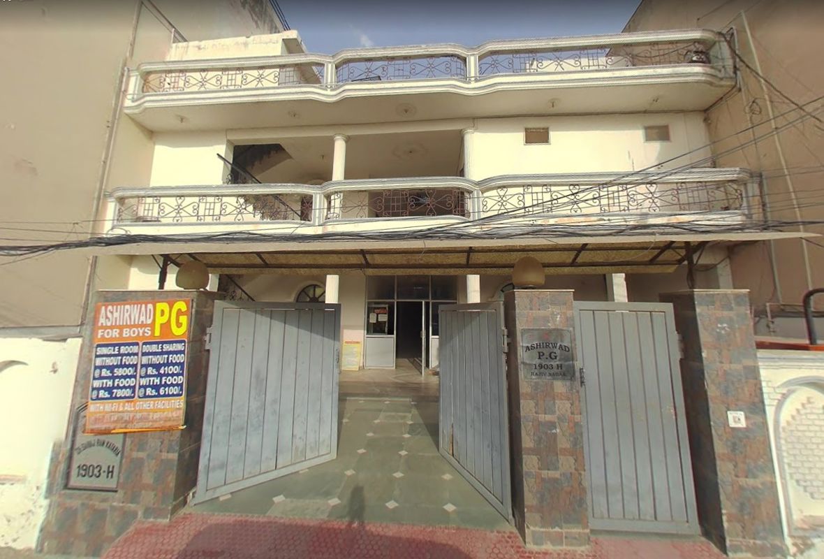 Flat for rent in Sector 13, Gurugram — semi-furnished — 1500 sq.ft — Ashirwad pg
