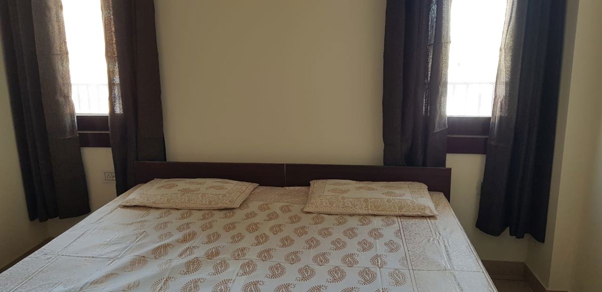 Flat for rent in Sector 14, Gurugram — furnished — 375 sq.ft