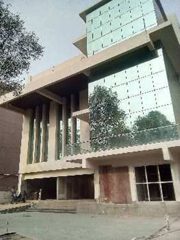 Flat for rent in Sector 20, Gurugram — semi-furnished — 1500 sq.ft