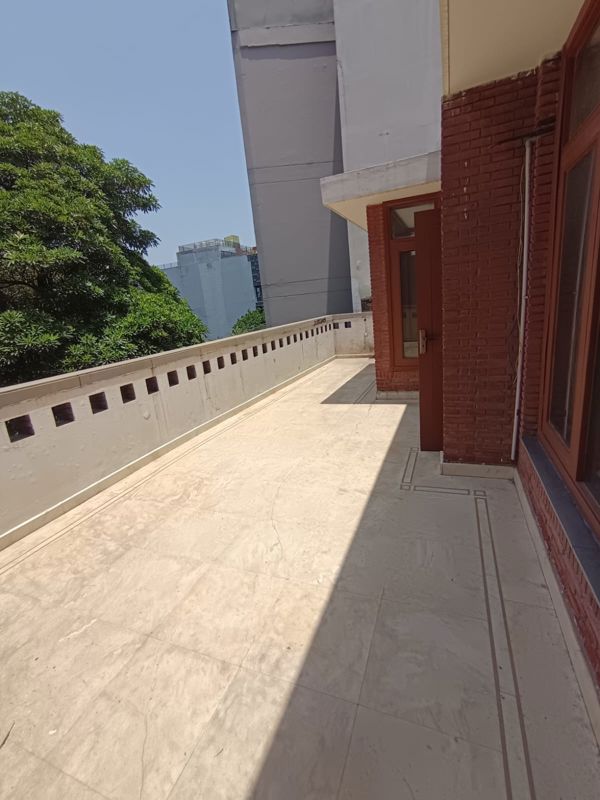 Flat for rent in Sector 26a, Gurugram — furnished — 500 sq.ft — DLF Plaza Tower
