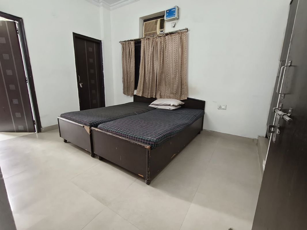 Flat for rent in Sector 43, Gurugram — 250 sq.ft — Agrim Flat