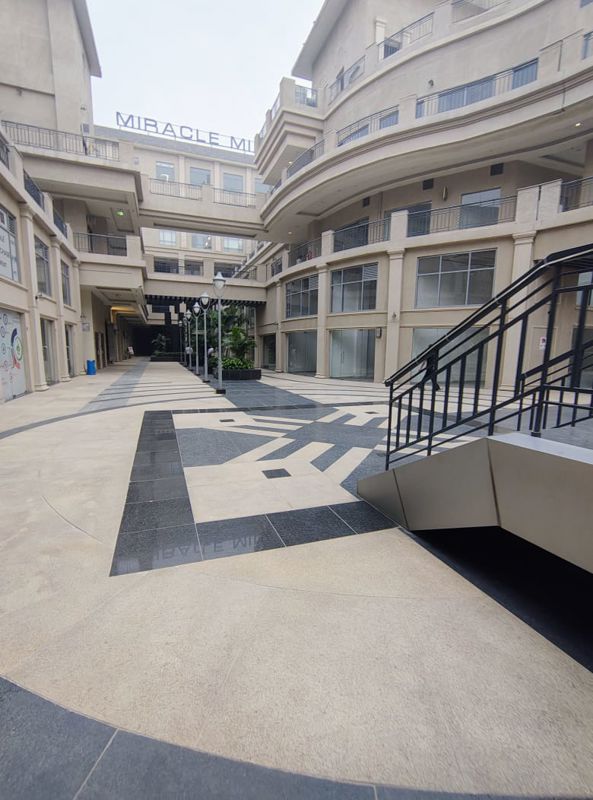 Flat for rent in Sector 60, Gurugram — unfurnished — 400 sq.ft — Brahma Miracle Mile