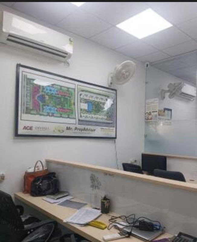 Flat for rent in Udyog Vihar Phase 5, Gurugram — furnished — 2200 sq.ft — Dundahera Industrial Complex