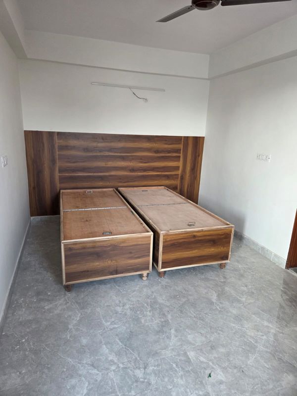 1 RK for rent in Dlf City Phase 3, Gurugram — semi-furnished — 300 sq.ft