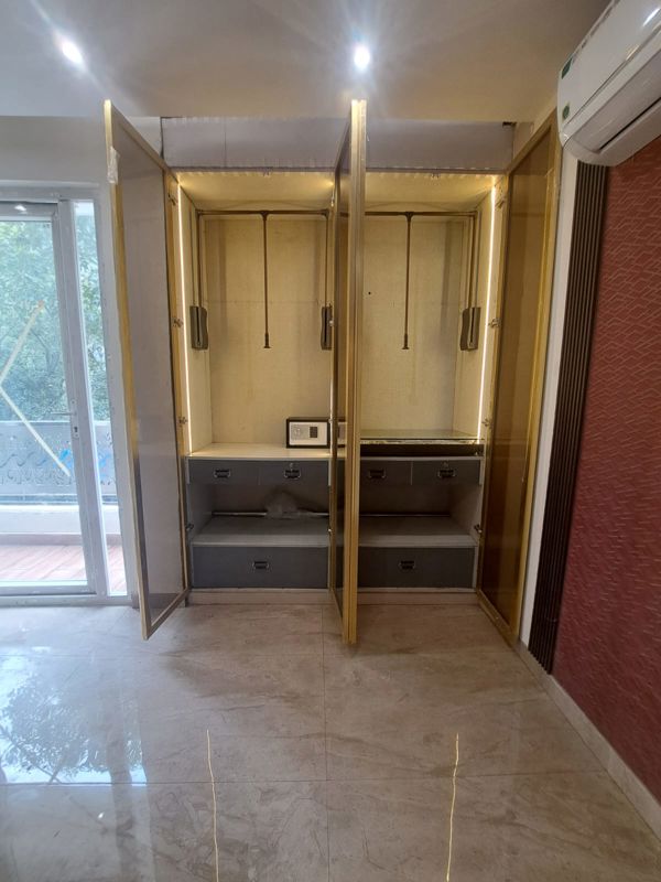 1 RK for rent in Dlf Phase I, Gurugram — semi-furnished — 100 sq.ft