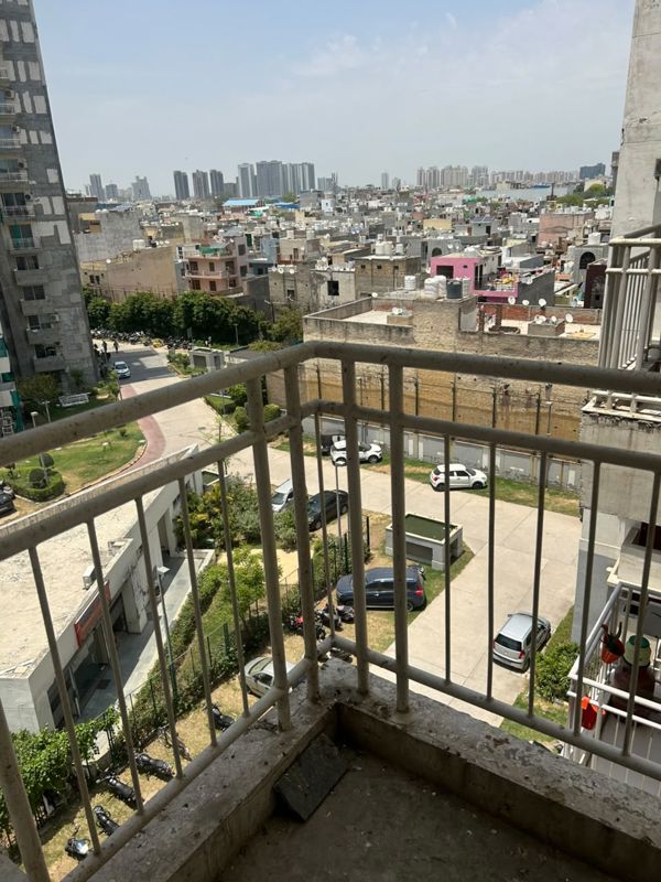 1 RK for rent in Sector 104, Gurugram — semi-furnished — 109 sq.ft — Godrej Summit
