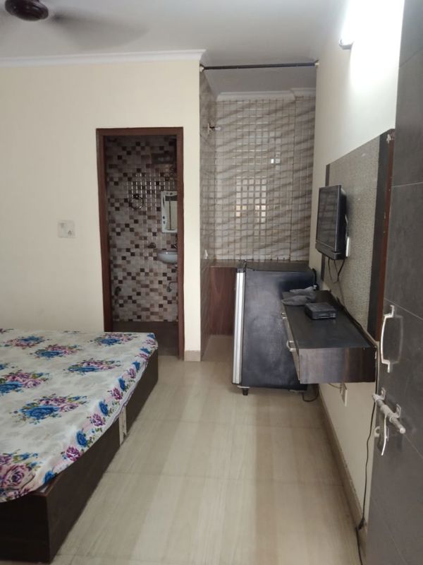 1 RK for rent in Sector 13, Gurugram — unfurnished — 350 sq.ft — Vasant Flat