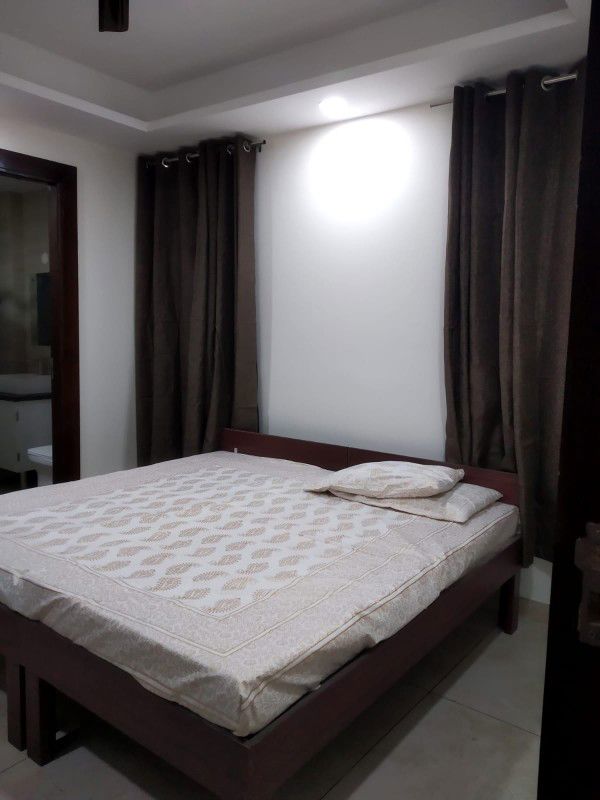 1 RK for rent in Sector 14, Gurugram — furnished — 385 sq.ft