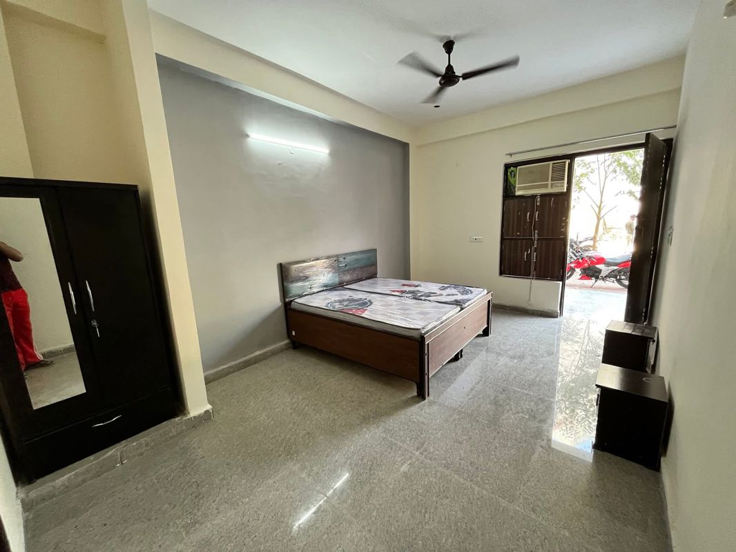 1 RK for rent in Sector 14, Gurugram — furnished — 450 sq.ft — AKD Tower