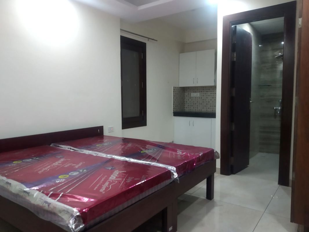 1 RK for rent in Sector 14, Gurugram — furnished — 389 sq.ft