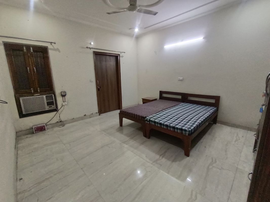 1 RK for rent in Sector 17a, Gurugram — furnished — 300 sq.ft — Housing Board Colony Sector 17