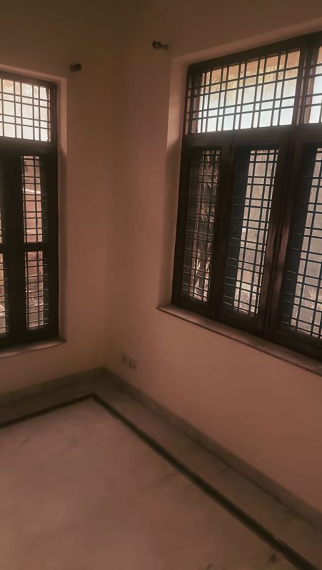 1 RK for rent in Sector 23, Gurugram — semi-furnished — 250 sq.ft