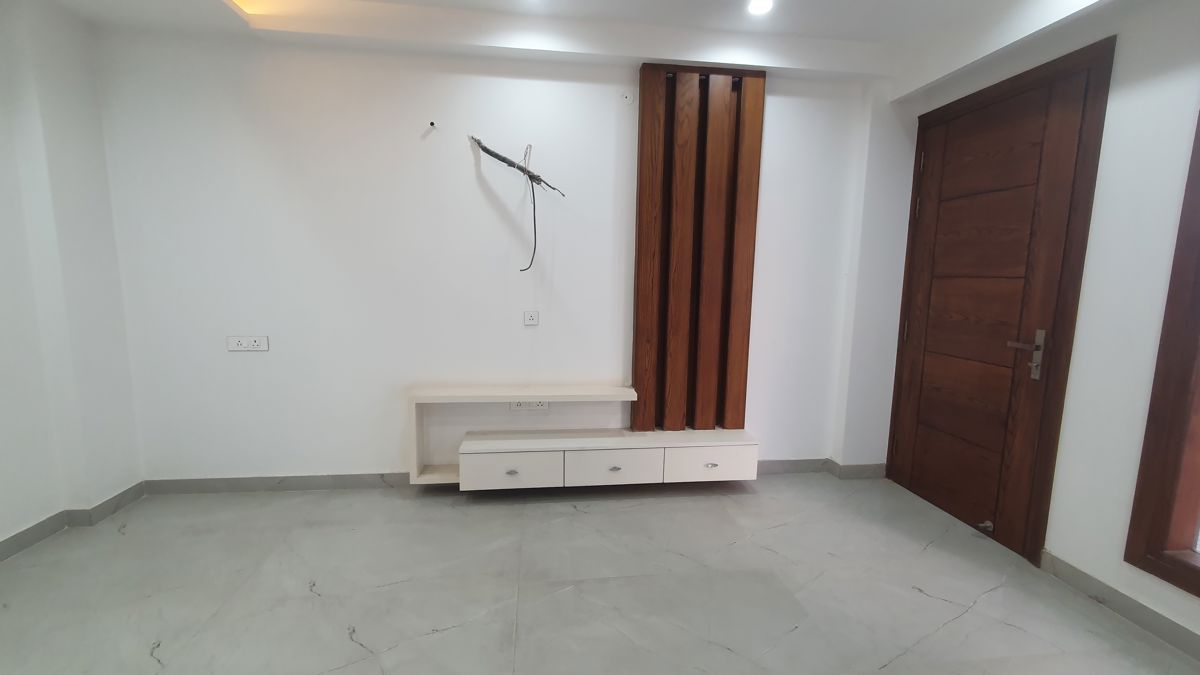 1 RK for rent in Sector 23, Gurugram — semi-furnished — 600 sq.ft