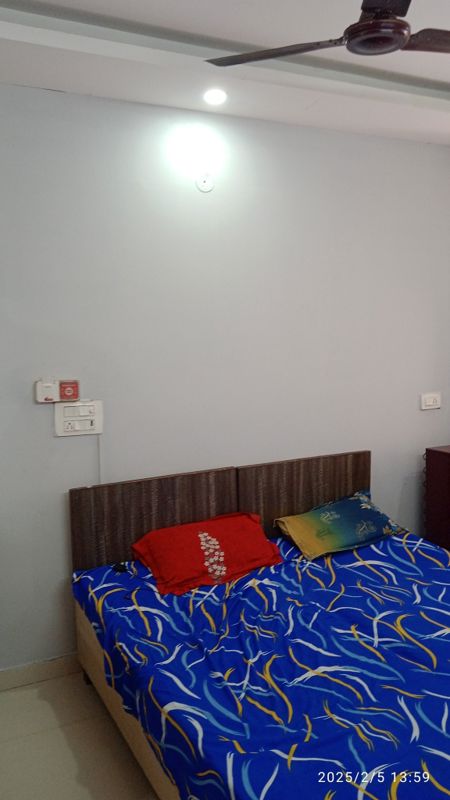 1 RK for rent in Sector 28, Gurugram — furnished — 450 sq.ft — Vipul Agora
