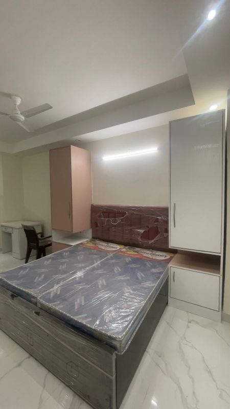 1 RK for rent in Sector 28, Gurugram — furnished — 450 sq.ft — Vipul Agora
