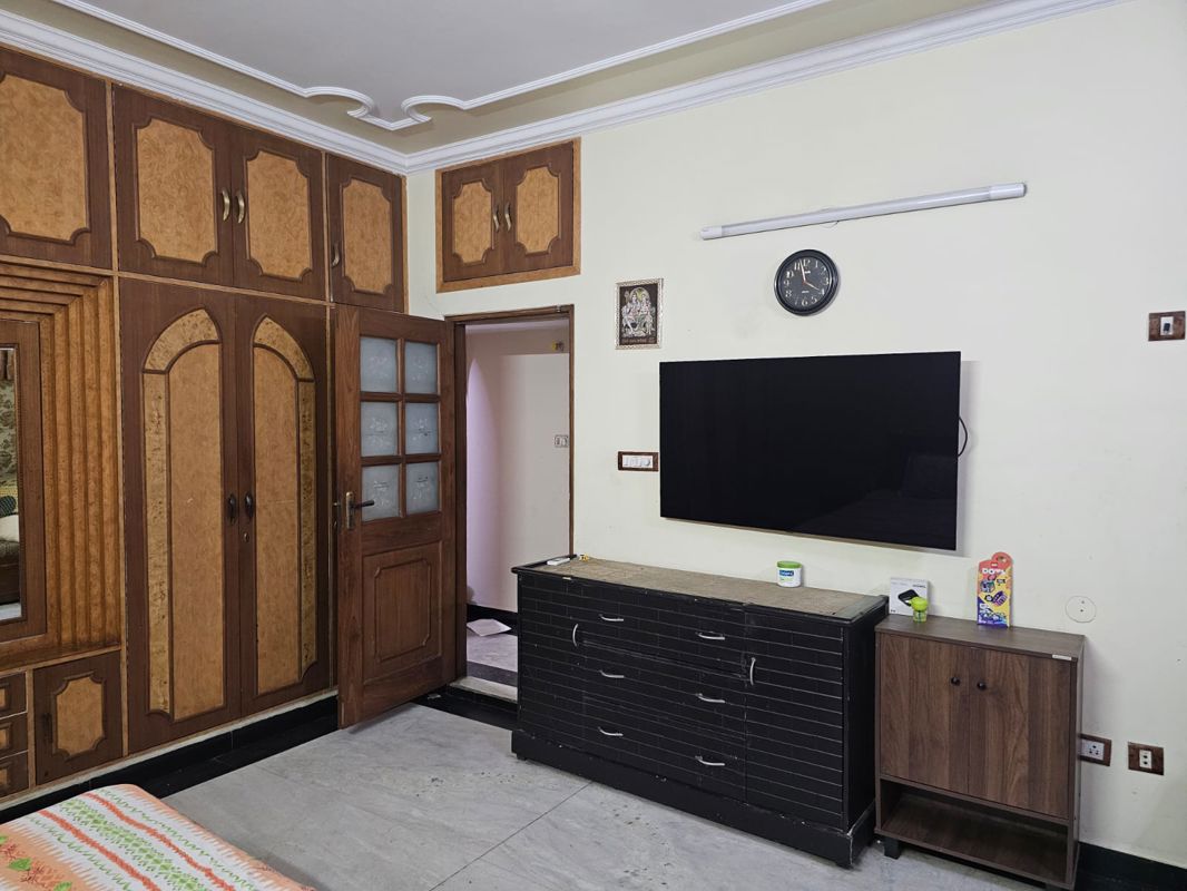 1 RK for rent in Sector 31, Gurugram — semi-furnished — 183 sq.ft — Huda Market