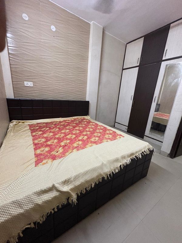 1 RK for rent in Sector 43, Gurugram — furnished — 470 sq.ft — Gold Souk Mall
