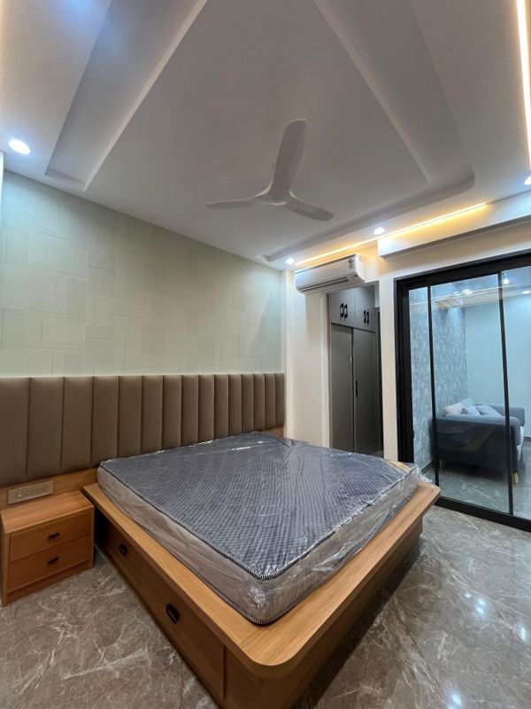 1 RK for rent in Sector 43, Gurugram — furnished — 450 sq.ft — Queens Plaza