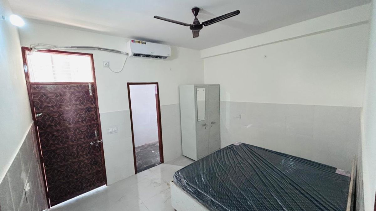 1 RK for rent in Sushant Lok I, Gurugram — furnished — 60 sq.ft