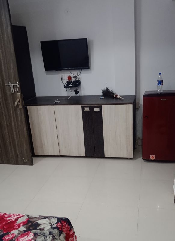 1 RK for rent in Sushant Lok I, Gurugram — furnished — 450 sq.ft — Vipul Square