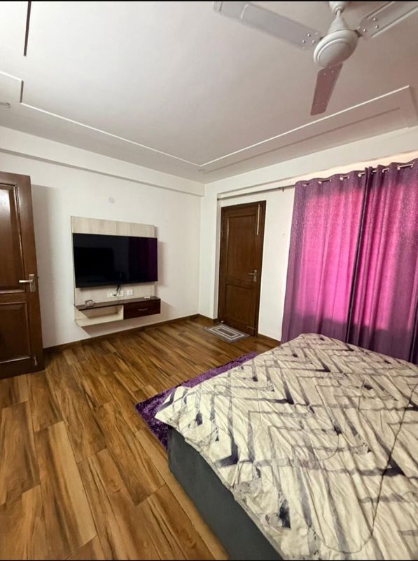 1 RK for rent in Sushant Lok ii, Gurugram — furnished — 180 sq.ft — Ansal Sushant Floors